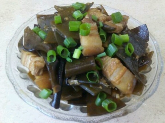 色泽鲜亮的海带烧肉