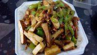 家常青椒炒香干