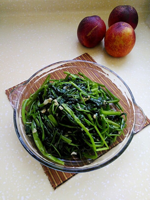 回味无穷的蒜蓉空心菜