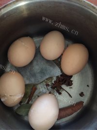 热腾腾的五香茶叶蛋做法图解6)