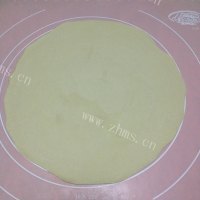 五味俱全的榴莲披萨做法图解4)