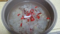 美味的花生银耳桃胶做法图解4)