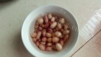 美味的花生鱿鱼瘦肉粥做法图解2)