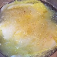 喷香的鲜虾粉丝煲做法图解6)