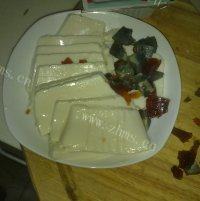 「DIY」皮蛋拌豆腐做法图解3)