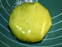 黄金乳酪月饼做法图解7)