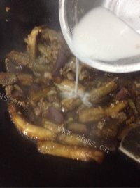 色香味俱全的鱼香茄子做法图解11)