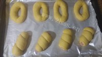 好吃的胡萝卜肠仔包做法图解10)