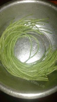 简单的豆角炒鸡蛋做法图解1)