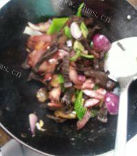 家常菜笋干炒腊肉做法图解8)