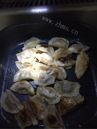 美味的水煎饺做法图解6)