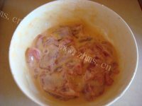 色香味浓的小酥肉蒸碗做法图解3)