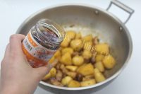 家常菜土豆焖五花肉做法图解6)