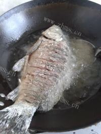 家常菜糖醋鱼做法图解4)