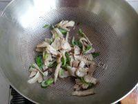 #营养美食#肉丝炒蕨菜做法图解7)