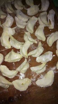 自己做的酸菜猪肉馅饺子做法图解11)