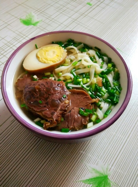 家常卤牛肉面