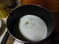 美味的草莓夏洛特蛋糕做法图解16)