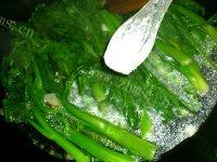 色味俱佳的盐水菜心做法图解5)