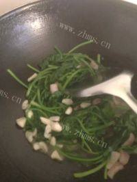 美味的炒菠菜