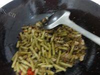 家常酸豆角炒肉做法图解6)