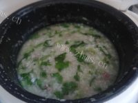 营养丰富的鸡毛菜牛肉粥做法图解11)