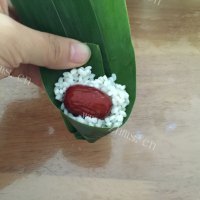 自制红枣糯米粽子做法图解6)