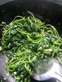家常菜蒜泥菠菜做法图解6)