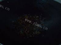 滑嫩的木耳炒蛋做法图解5)