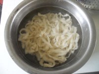 美味的鸡蛋蔬菜刀削炒面做法图解2)
