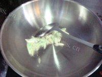 在家做的荷兰豆炒腊肠做法图解6)