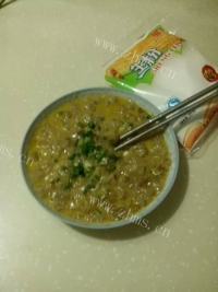 家常菜豌豆炒虾仁做法图解4)