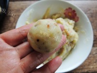 美味的洋葱培根土豆饼做法图解12)
