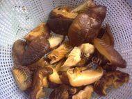 家常菜香菇炖土鸡做法图解2)