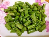 色泽鲜亮的香肠焖饭做法图解5)