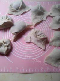 美味的猪肉生菜馄饨做法图解4)