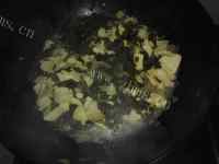 营养丰富的雪里红炖豆腐做法图解9)