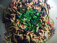 色香味浓的鱼香肉丝做法图解19)