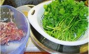 色泽不错的香菜牛肉丝做法图解1)