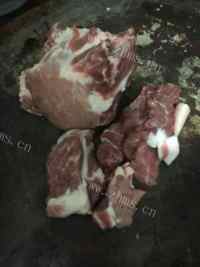 美味的高压锅焖猪肉做法图解1)
