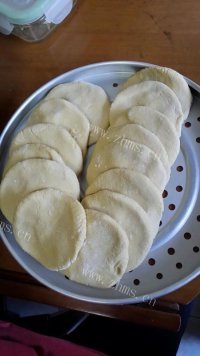 诱人的南瓜饼做法图解4)