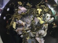 家常菜酸菜鱼做法图解5)