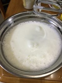 自制蔓越莓戚风蛋糕做法图解14)