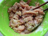 美味的糖醋肉段做法图解4)