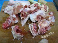 美味的栗子炖鸡做法图解1)