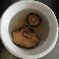 好吃的双椒烩饭做法图解1)