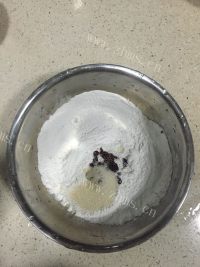 黏黏的蔓越莓椰奶糕做法图解2)