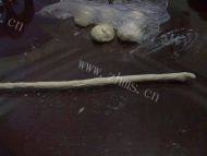 美味的麻花面包做法图解3)