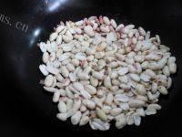 下酒菜麻辣花生米做法图解8)