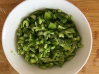 自制青椒鸡蛋饼做法图解5)